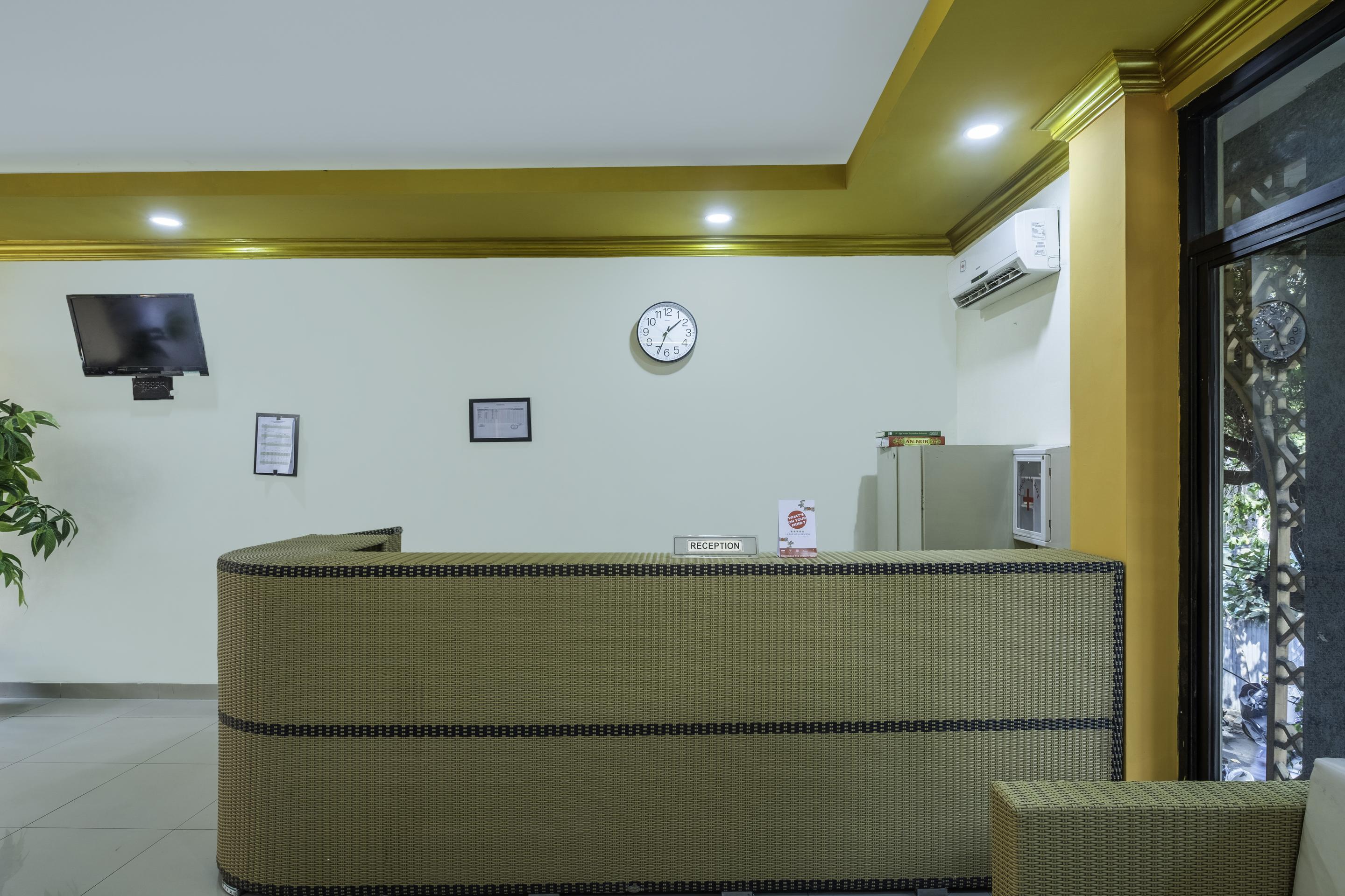 Oyo 2132 Pondok Avicenna Cirebon Kültér fotó