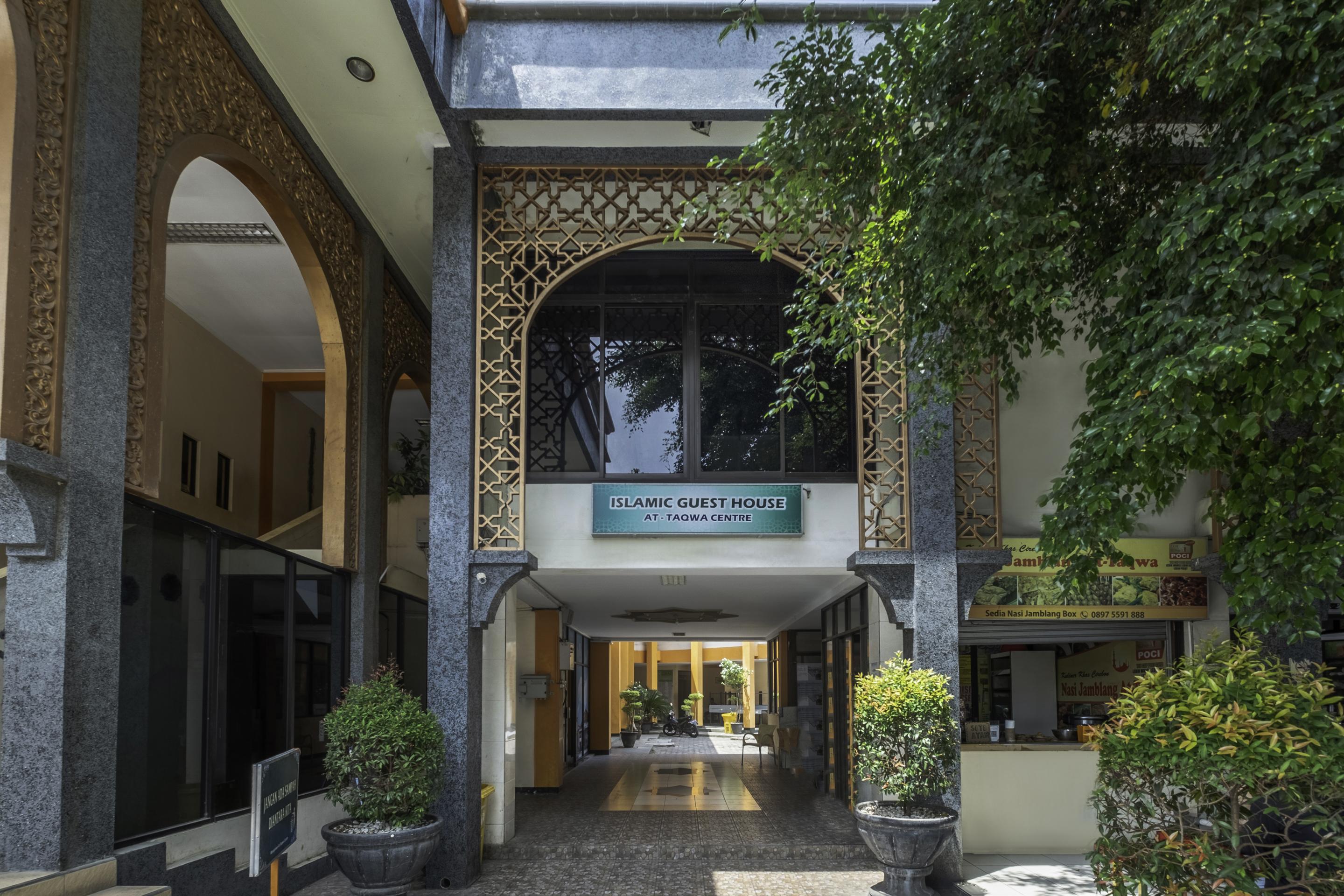 Oyo 2132 Pondok Avicenna Cirebon Kültér fotó